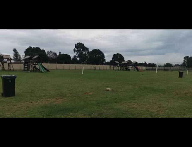 2 BEDROOM TOWNHOUSE FOR SALE IN ORMONDE